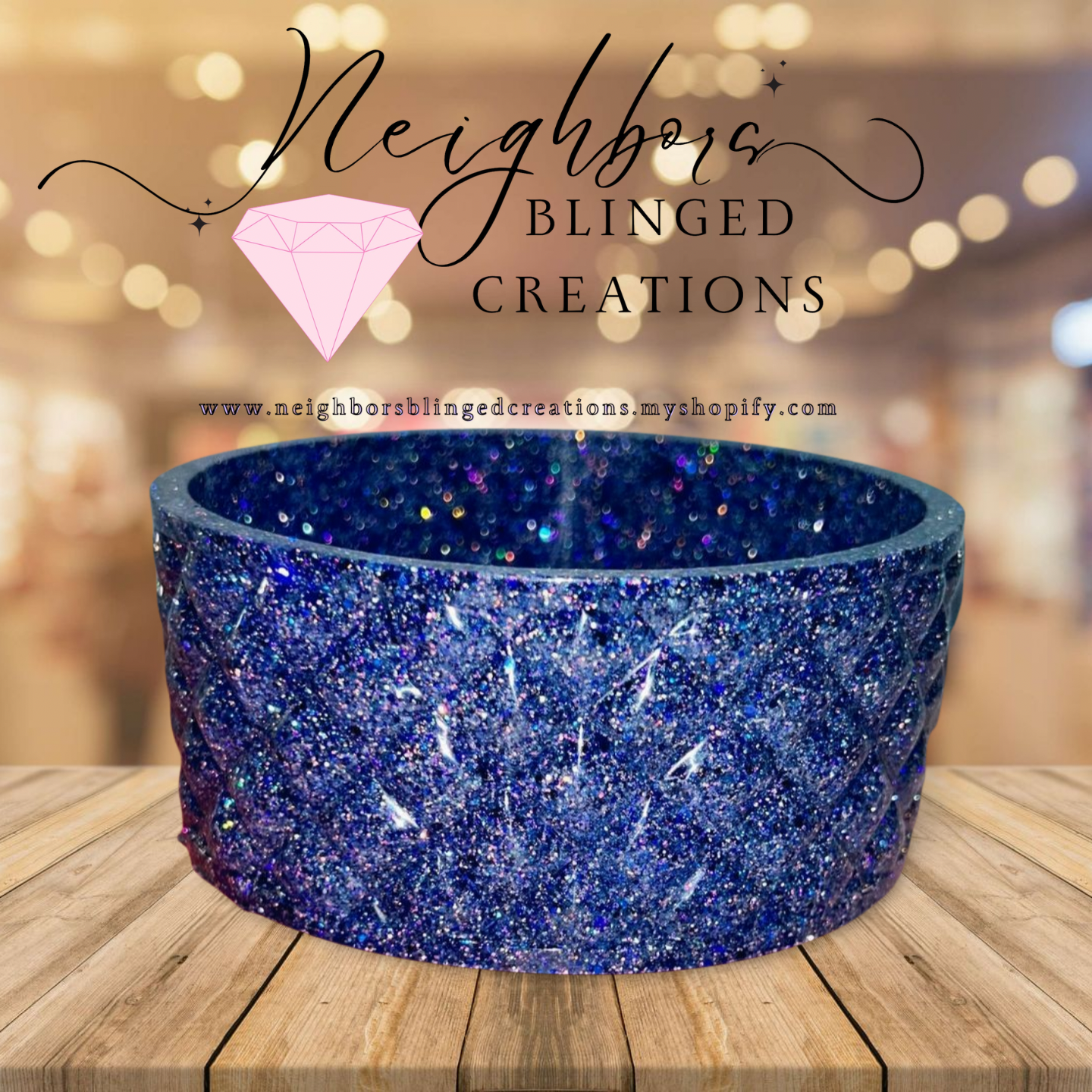 Extra large, diamond and crested jewelry, cricket box